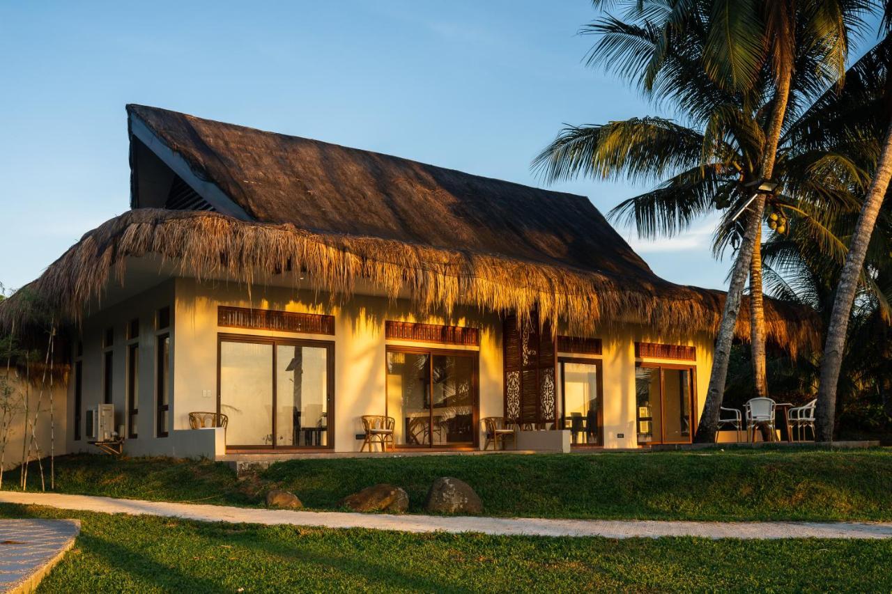 Costa Celine Beach Resort Kinablangan Экстерьер фото