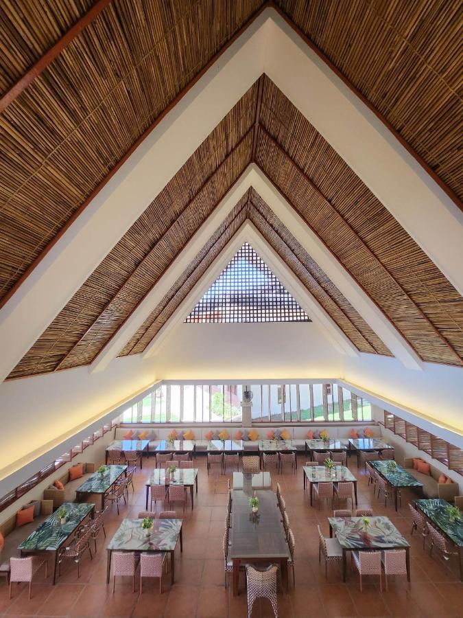 Costa Celine Beach Resort Kinablangan Экстерьер фото