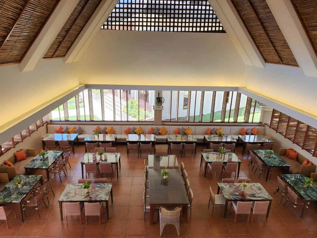 Costa Celine Beach Resort Kinablangan Экстерьер фото